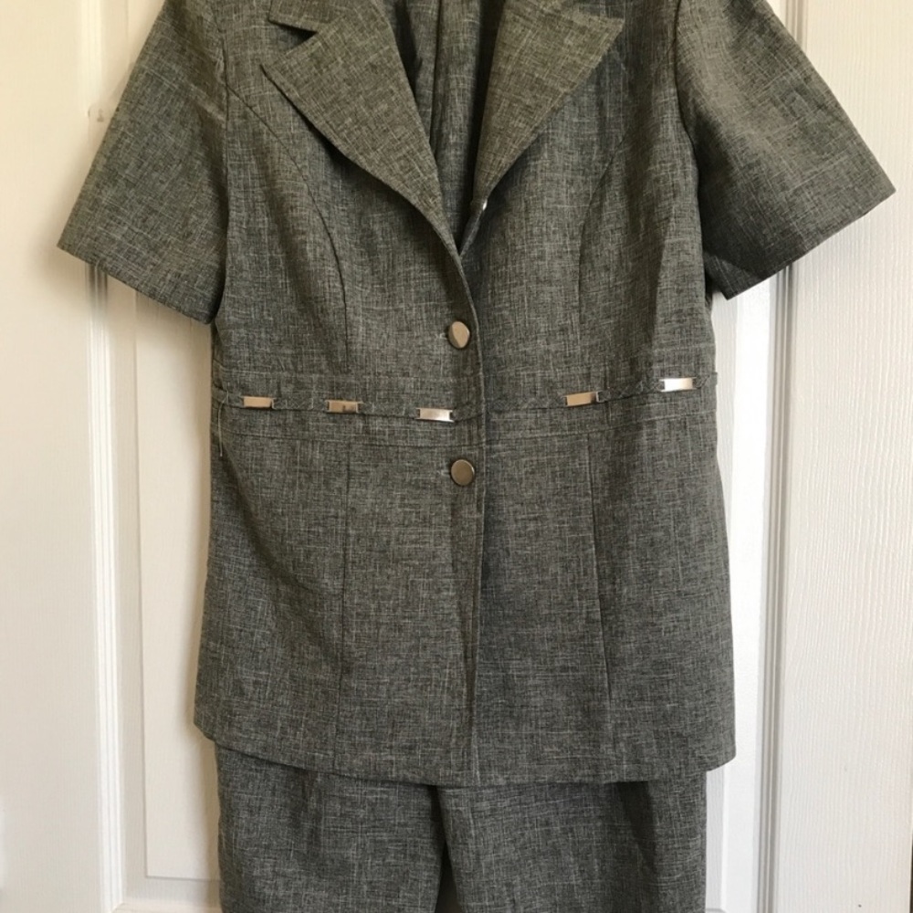 Dress savvy gray toned two piece set 10p